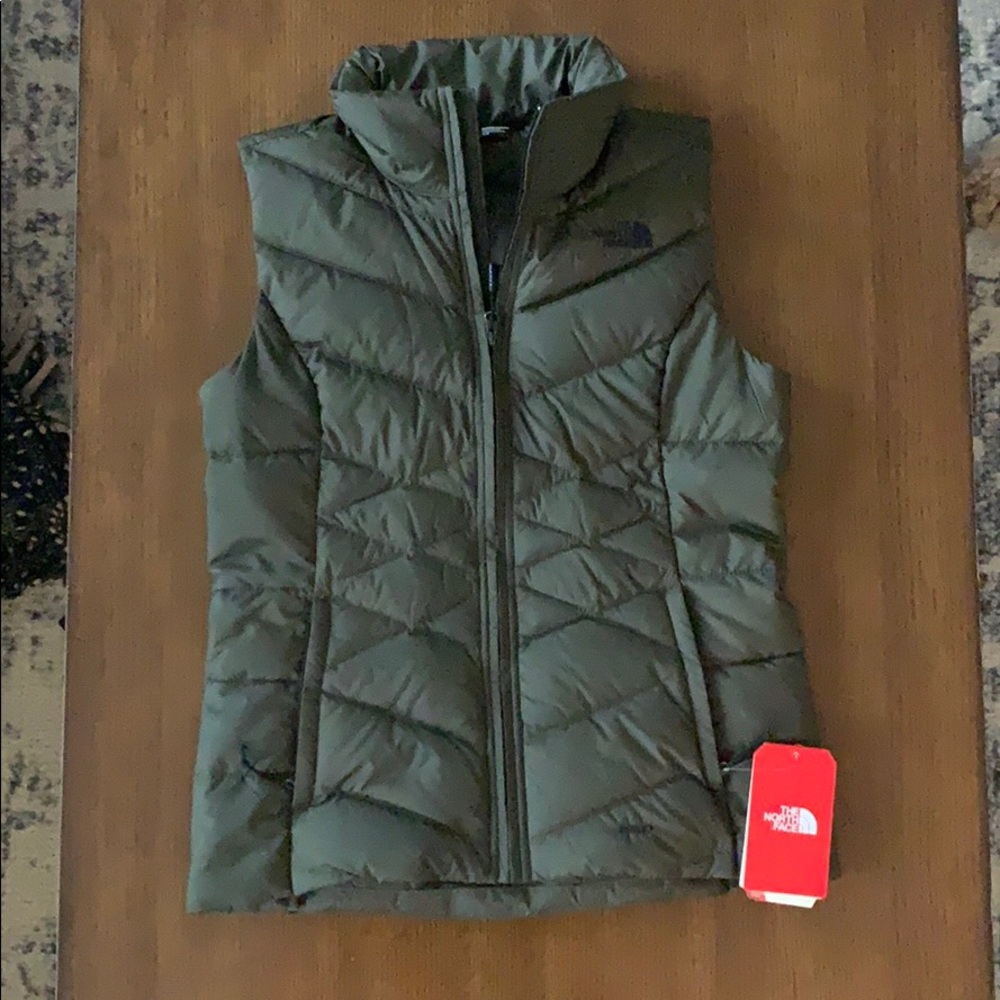 The North Face Women’s Alpz Down Vest NWT